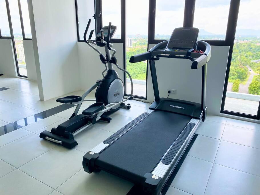 The Podium-studio-free 1 Parking-6 Pax-d333b *